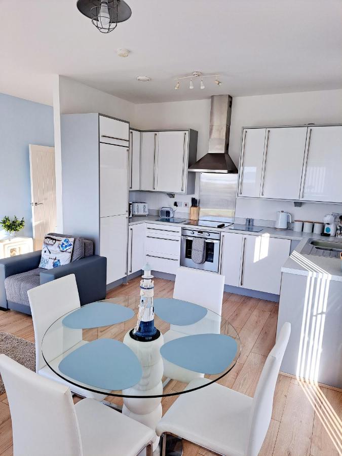 Coastal Apartment With Beach On Your Doorstep! Llanelli Exterior photo