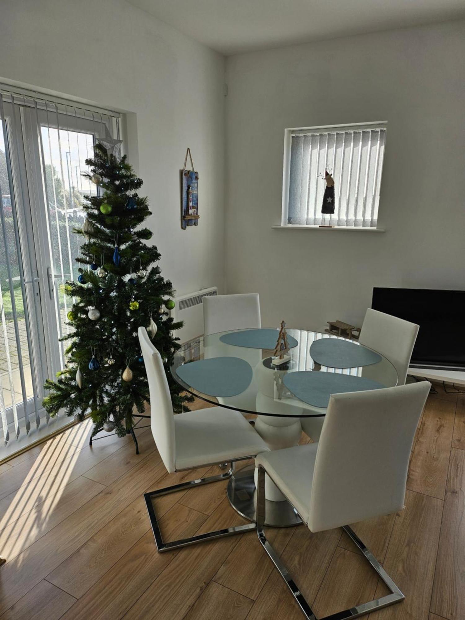 Coastal Apartment With Beach On Your Doorstep! Llanelli Exterior photo